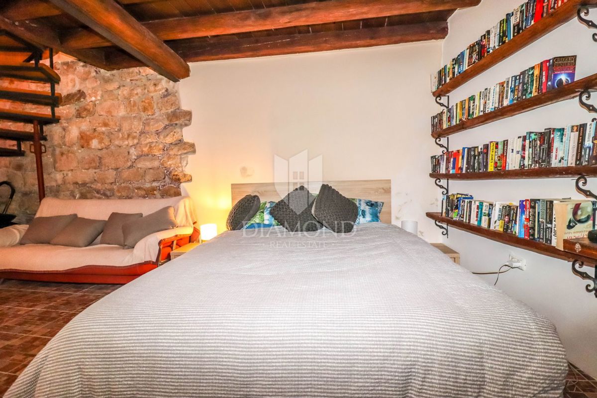 Rovinj, hiša z dvoriščem v zgodovinskem središču