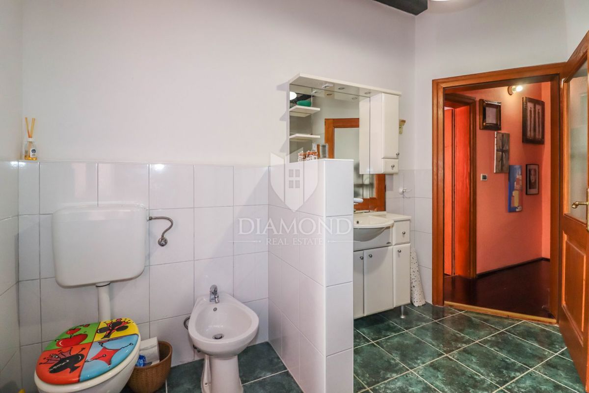Rovinj, hiša z dvoriščem v zgodovinskem središču