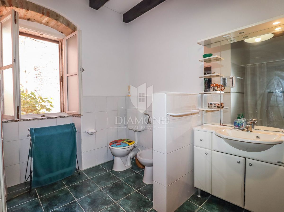 Rovinj, hiša z dvoriščem v zgodovinskem središču