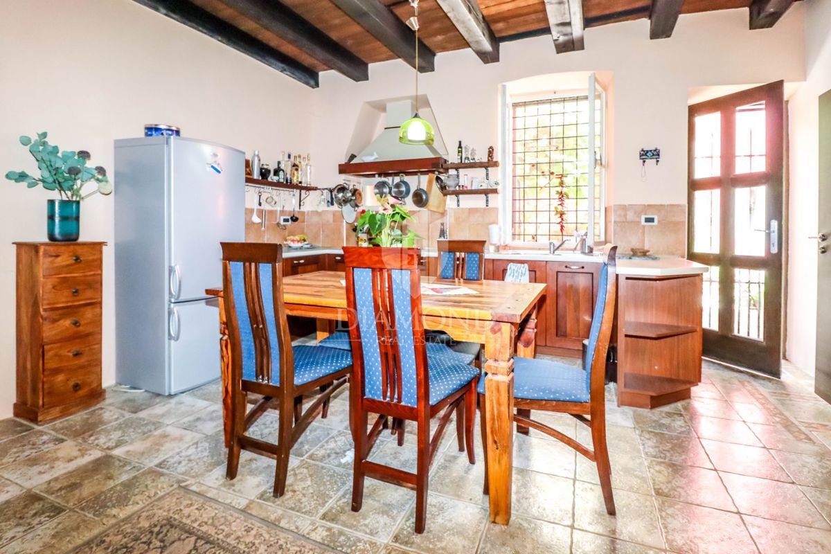 Rovinj, hiša z dvoriščem v zgodovinskem središču