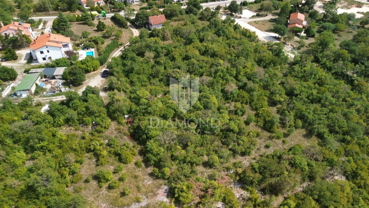 Labin, okolica, gradbeno zemljišče na odlični lokaciji