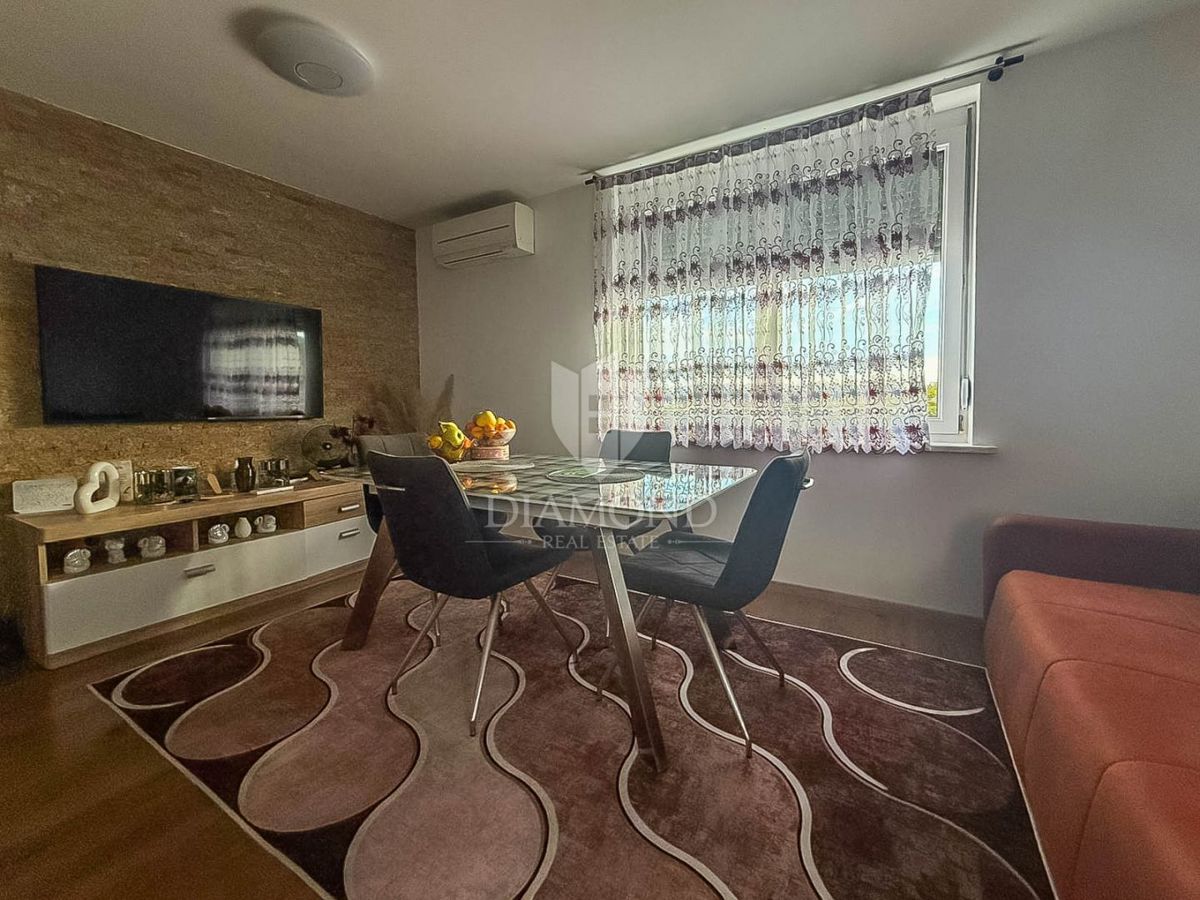 Umag, Stanovanje v centru Umaga z 2 balkona!