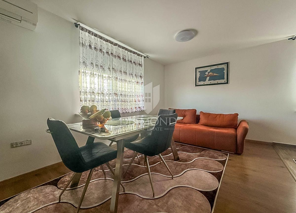 Umag, Stanovanje v centru Umaga z 2 balkona!