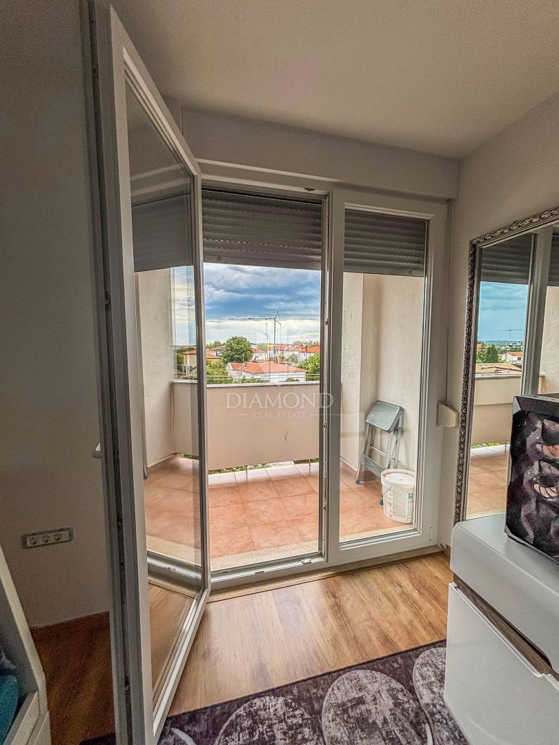 Umag, Stanovanje v centru Umaga z 2 balkona!