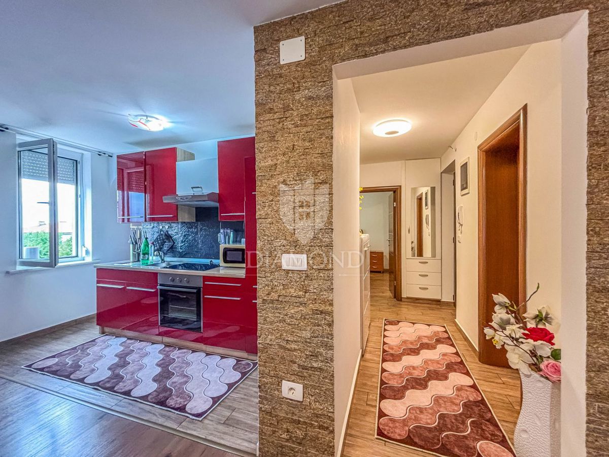 Umag, Stanovanje v centru Umaga z 2 balkona!