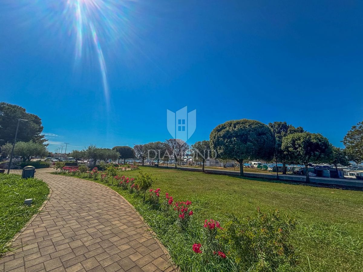 Umag, Stanovanje v centru Umaga z 2 balkona!