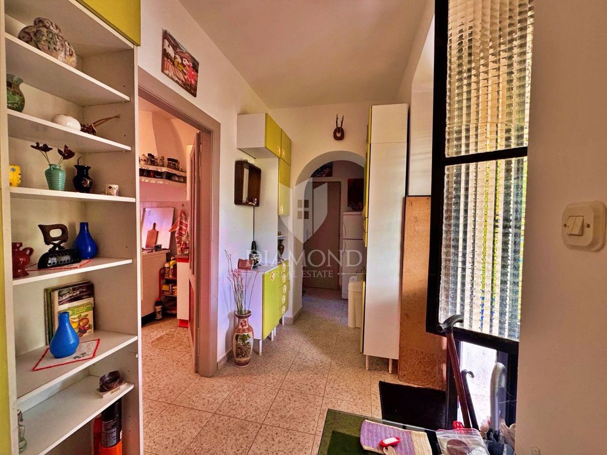 HIŠA V BLIŽINI LABINA