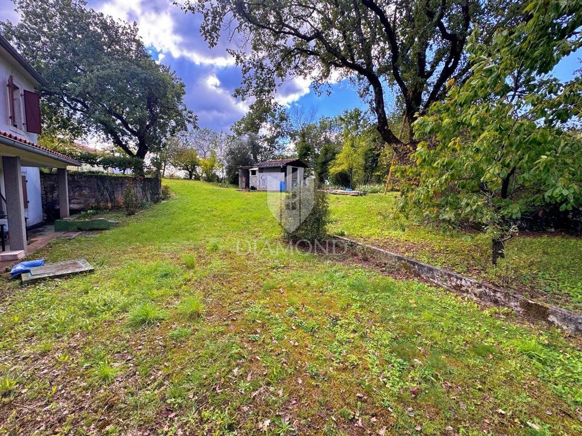 HIŠA V BLIŽINI LABINA