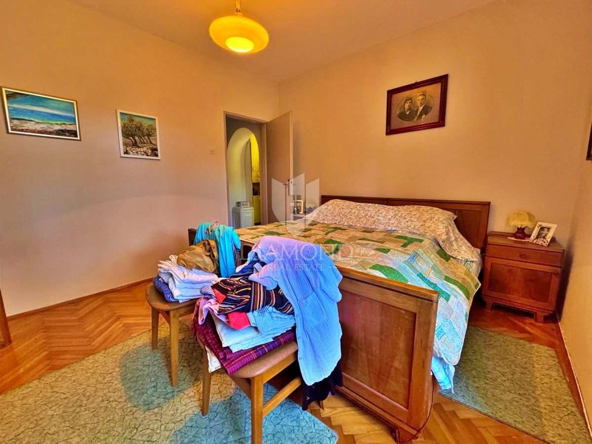 HIŠA V BLIŽINI LABINA