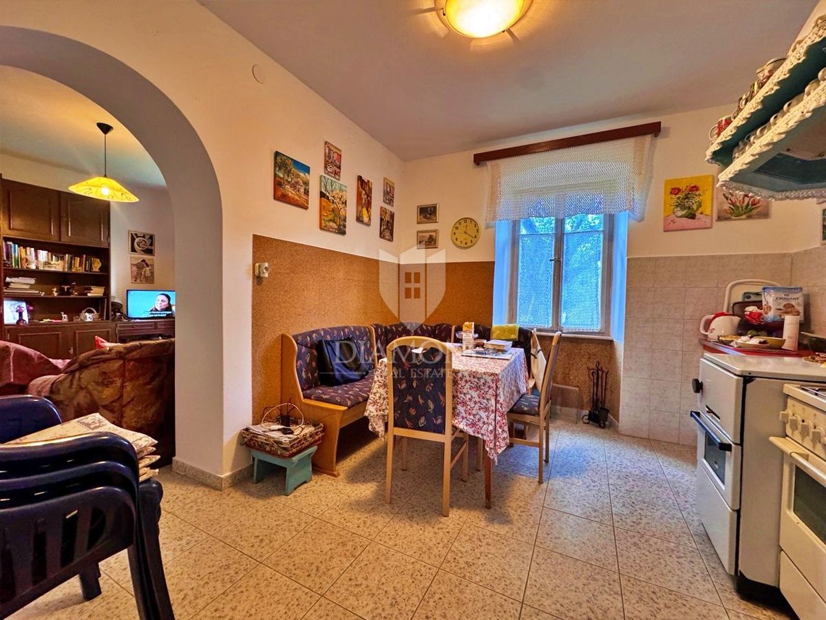 HIŠA V BLIŽINI LABINA