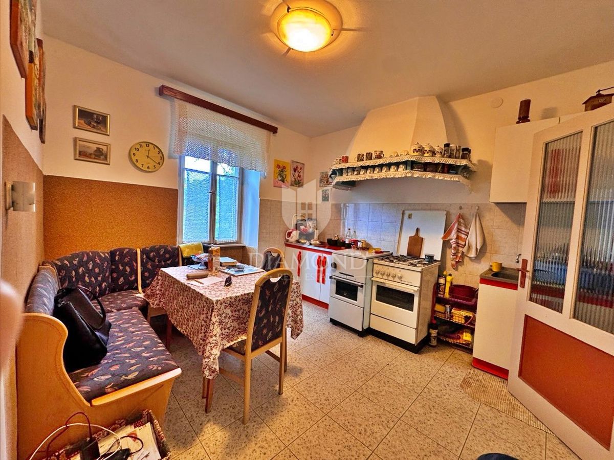 HIŠA V BLIŽINI LABINA