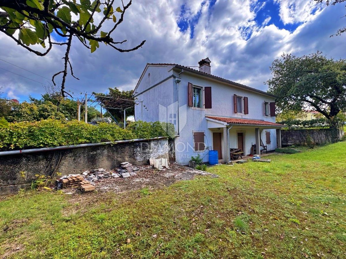 HIŠA V BLIŽINI LABINA