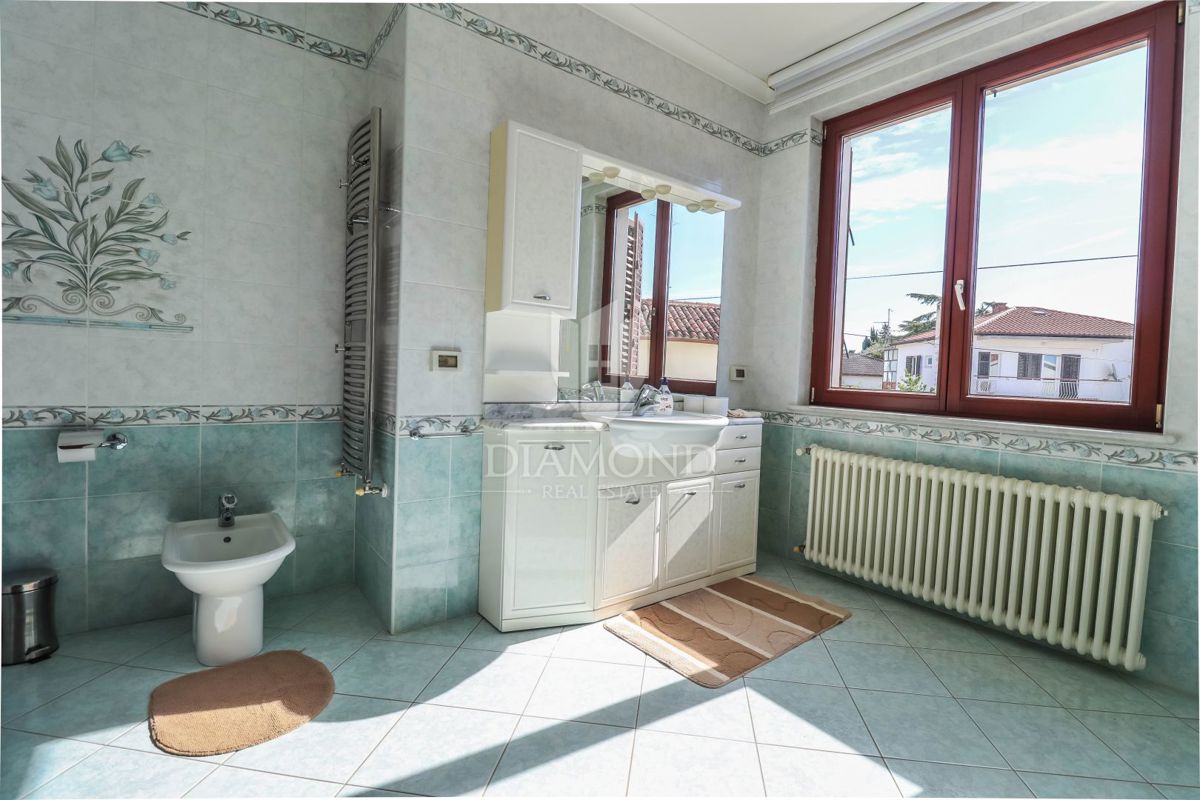 Istra, Umag - čudovita samostojna hiša na iskani lokaciji!