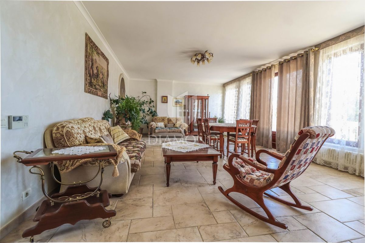 Istra, Umag - čudovita samostojna hiša na iskani lokaciji!