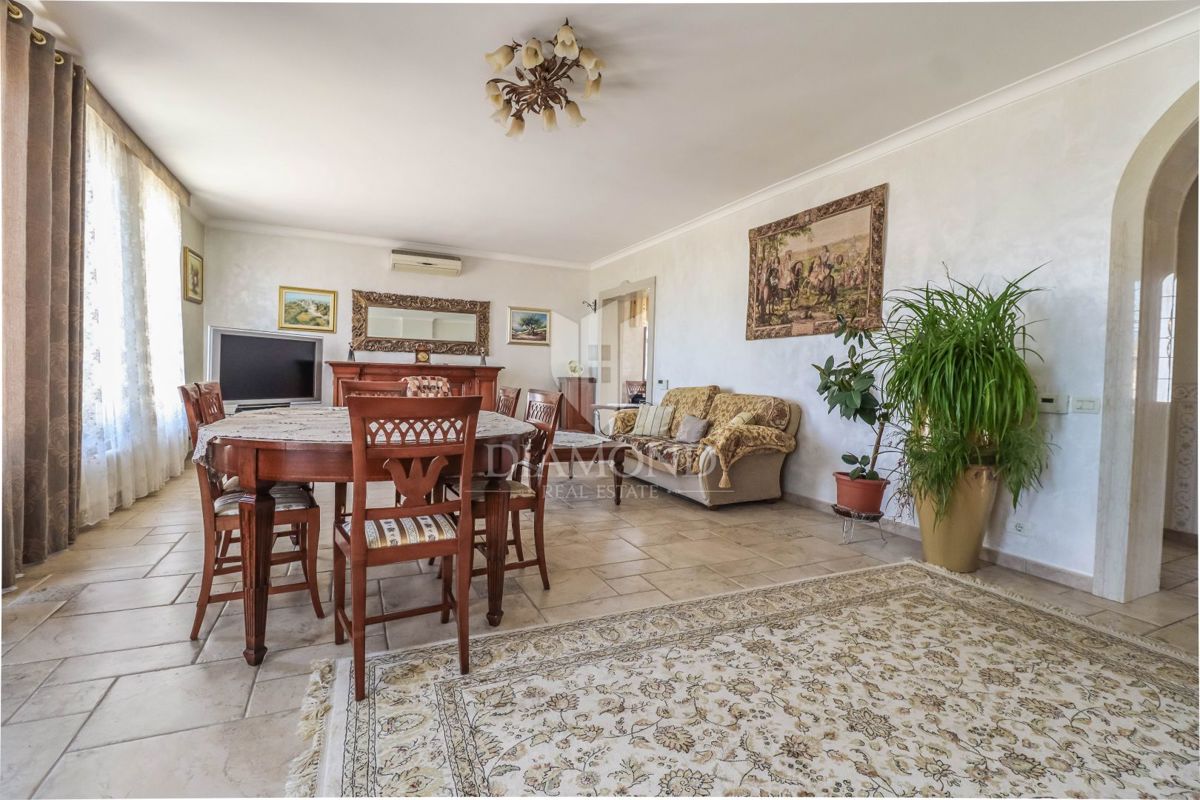 Istra, Umag - čudovita samostojna hiša na iskani lokaciji!