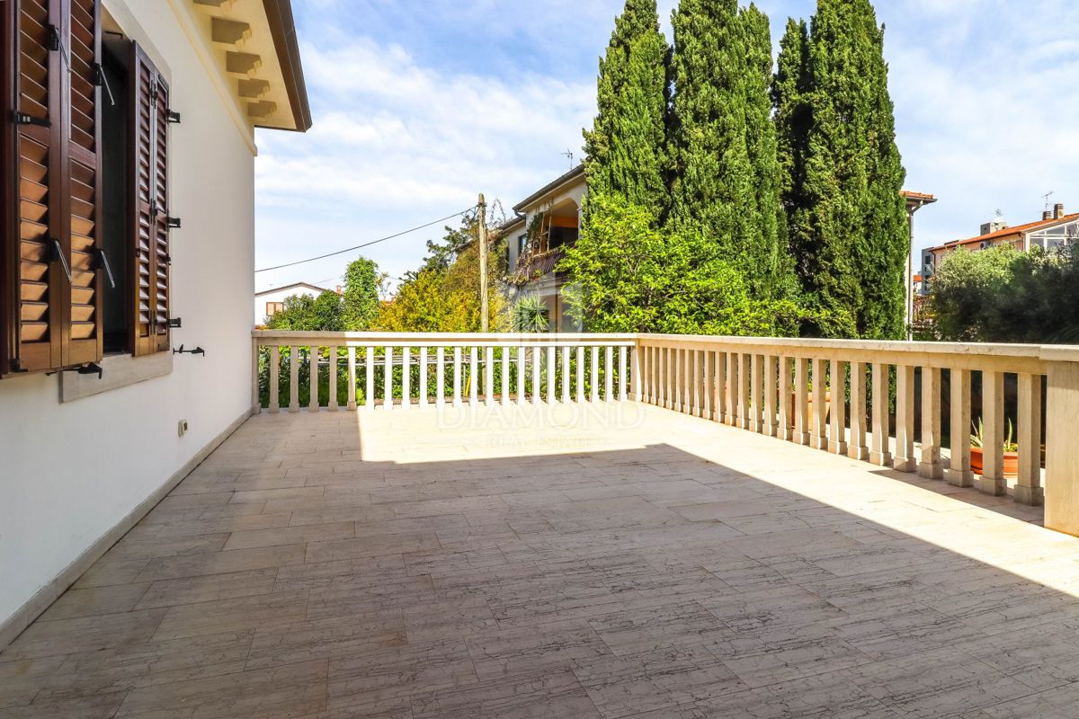 Istra, Umag - čudovita samostojna hiša na iskani lokaciji!