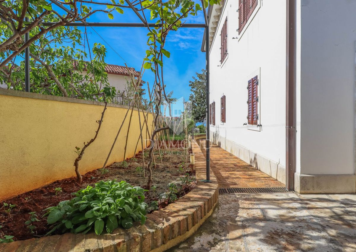 Istra, Umag - čudovita samostojna hiša na iskani lokaciji!