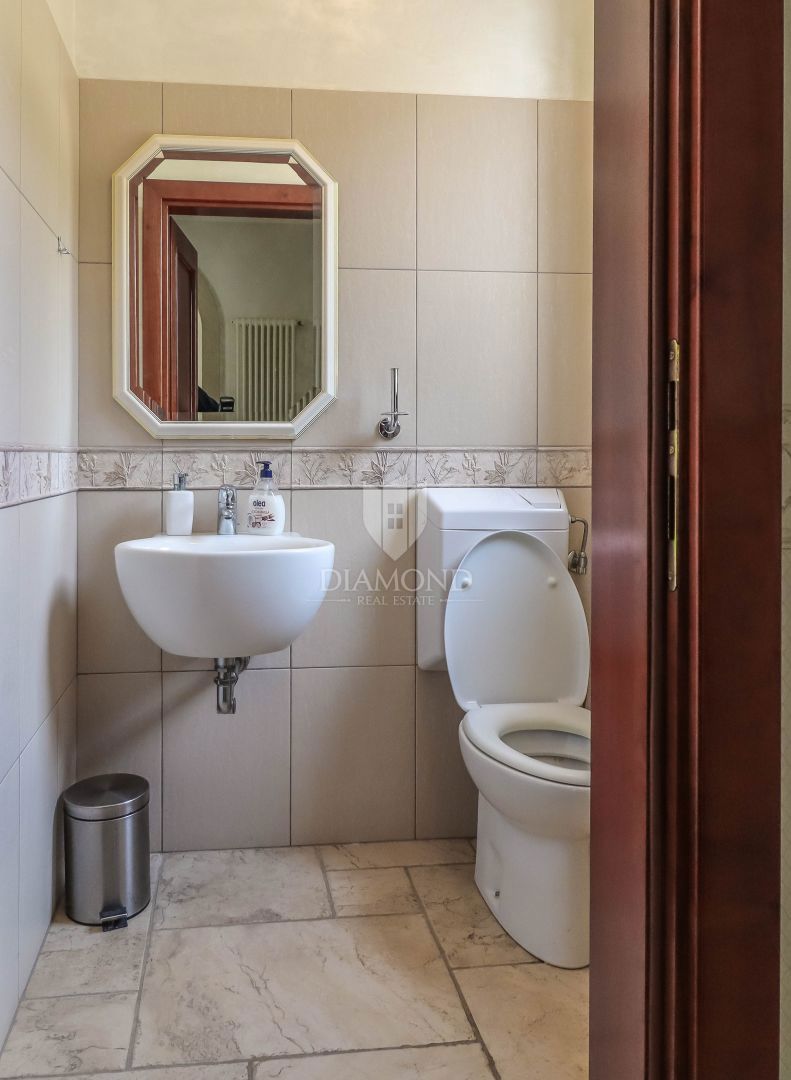 Istra, Umag - čudovita samostojna hiša na iskani lokaciji!