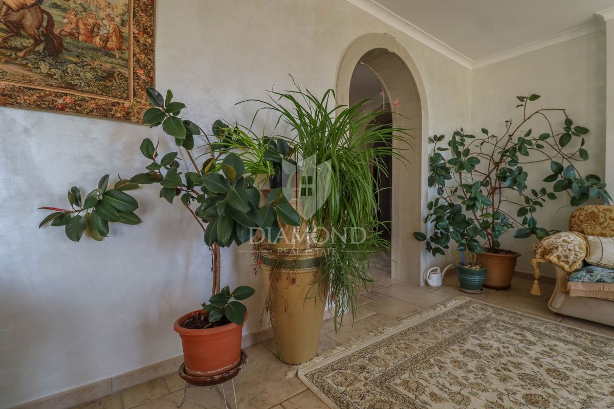 Istra, Umag - čudovita samostojna hiša na iskani lokaciji!