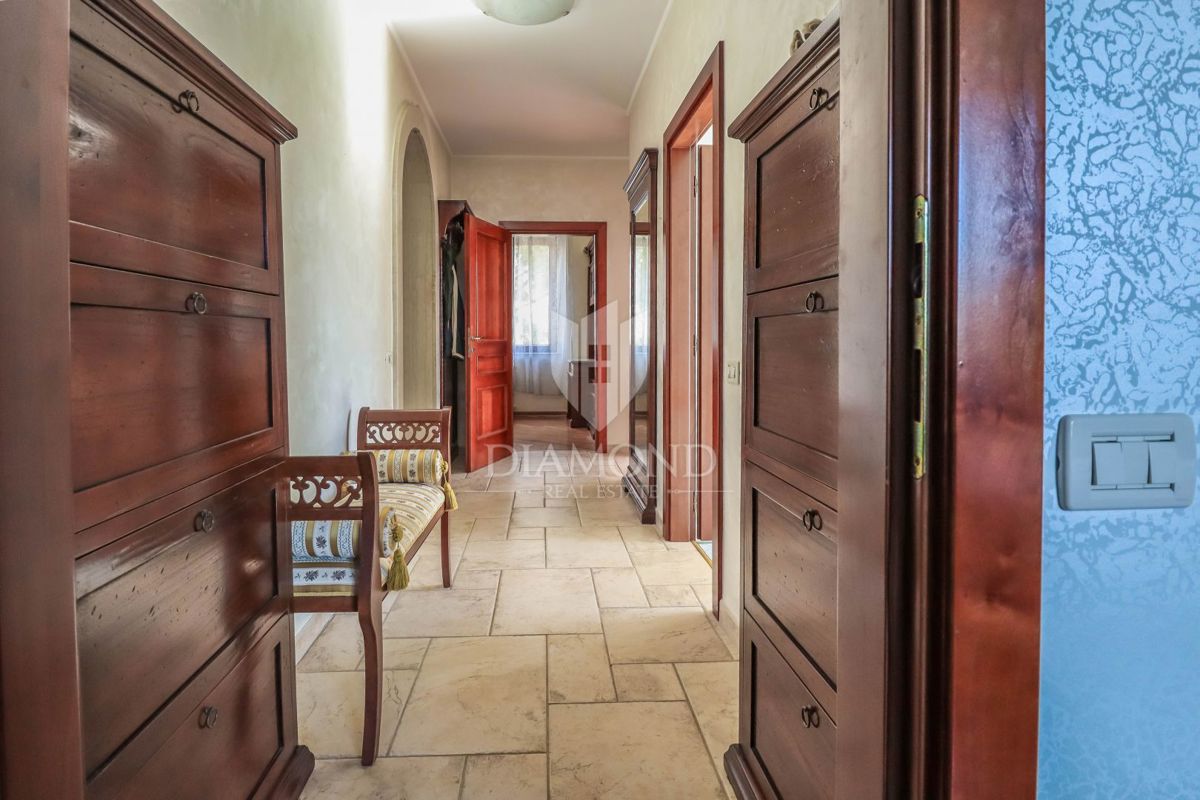 Istra, Umag - čudovita samostojna hiša na iskani lokaciji!