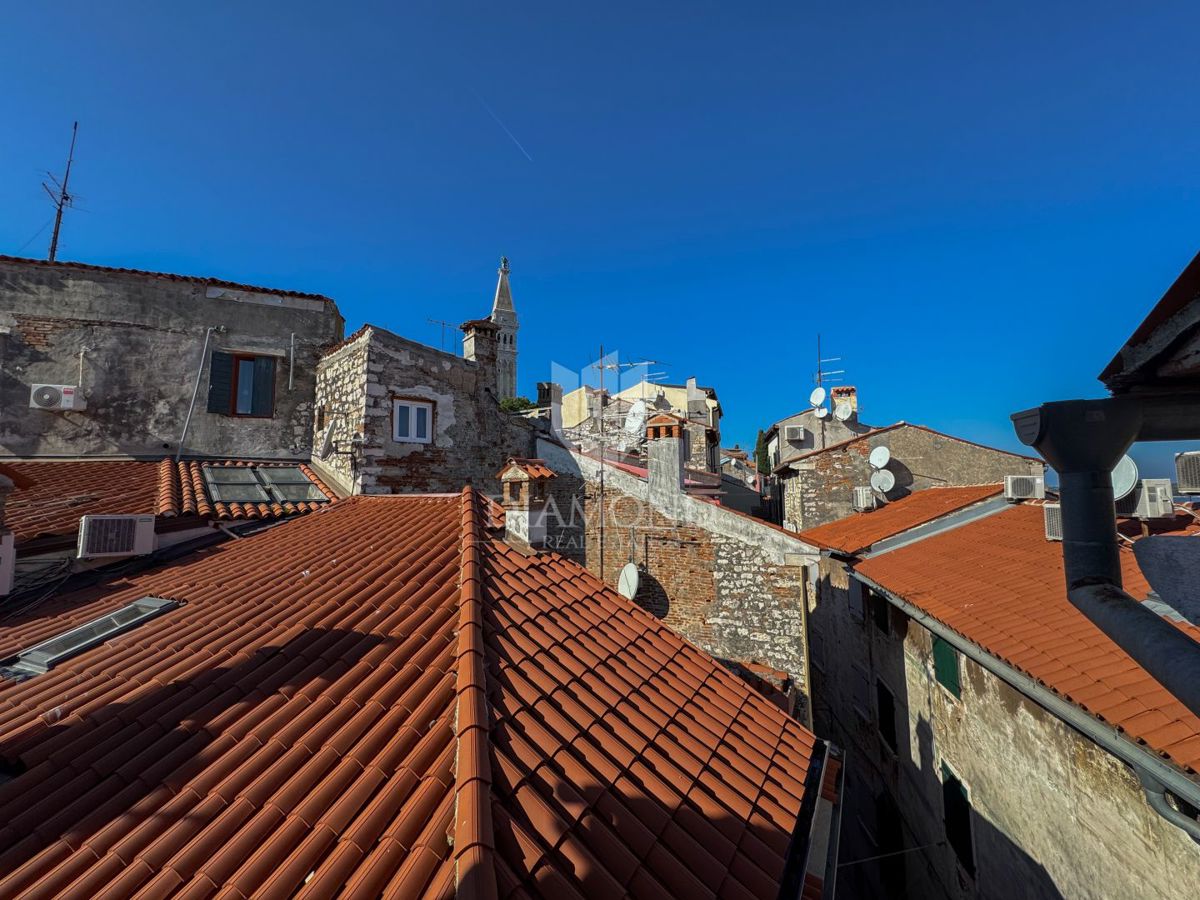 Dvonadstropno stanovanje z razgledom na morje