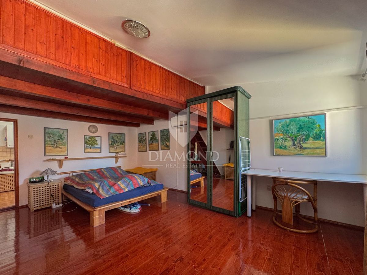 Dvonadstropno stanovanje z razgledom na morje