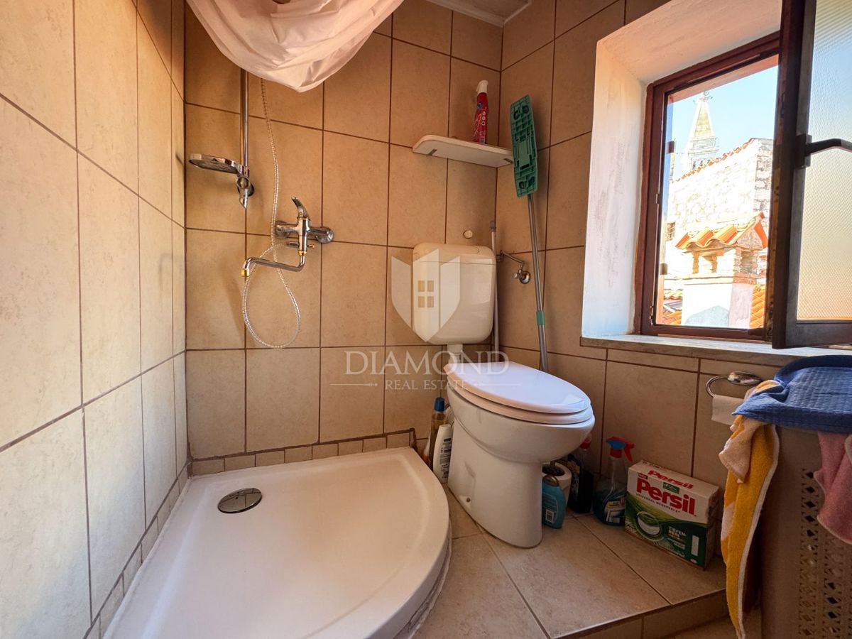 Dvonadstropno stanovanje z razgledom na morje