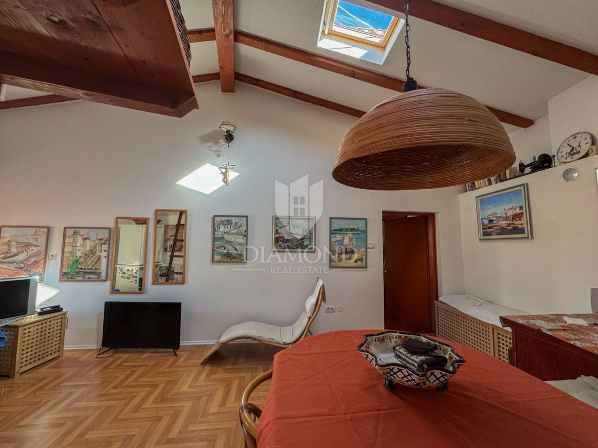 Dvonadstropno stanovanje z razgledom na morje