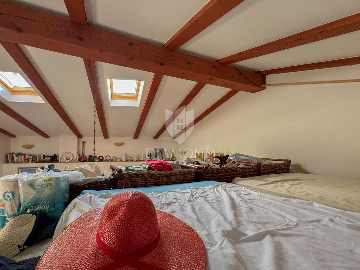 Dvonadstropno stanovanje z razgledom na morje