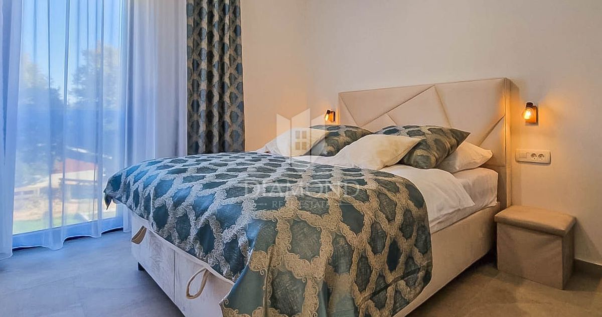 Novigrad, okolica. Redkost na trgu, hiša 400 metrov od morja!