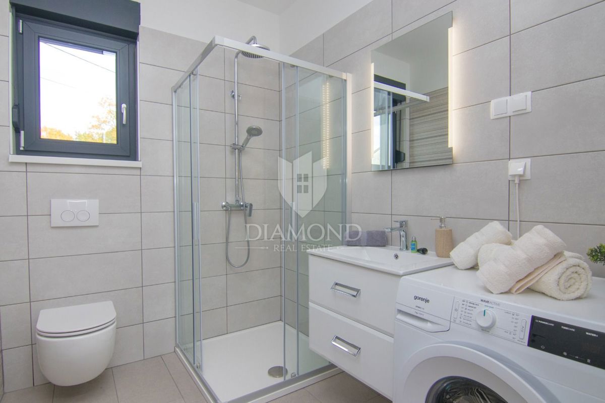 ŠILO, NOVA POČITNIŠKA HIŠA Z BAZENOM