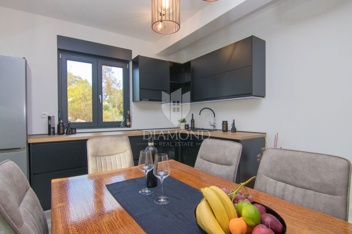 ŠILO, NOVA POČITNIŠKA HIŠA Z BAZENOM