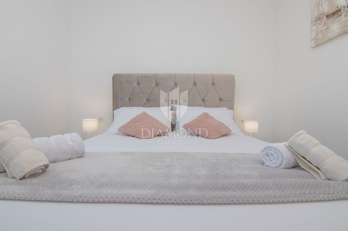 ŠILO, NOVA POČITNIŠKA HIŠA Z BAZENOM