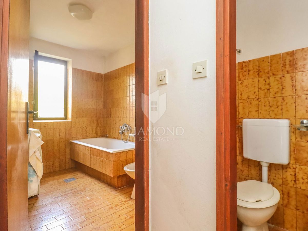 Istrsko posestvo z več objekti v bližini čudovitih plaž