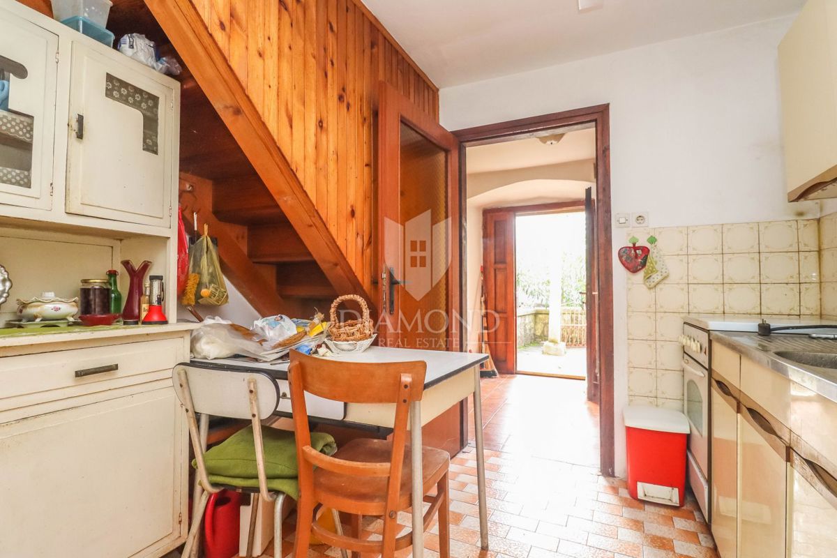 Istrsko posestvo z več objekti v bližini čudovitih plaž