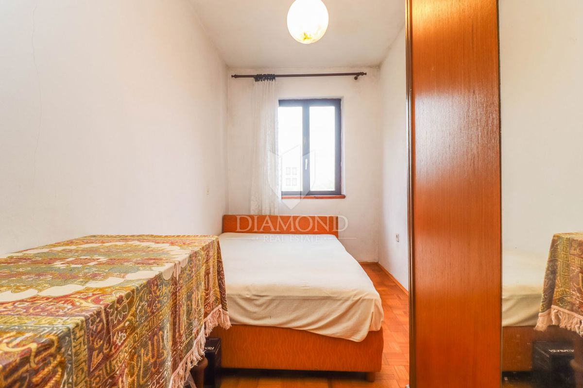 Istrsko posestvo z več objekti v bližini čudovitih plaž