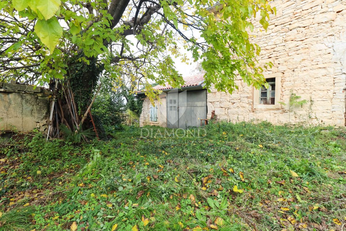 Istrsko posestvo z več objekti v bližini čudovitih plaž