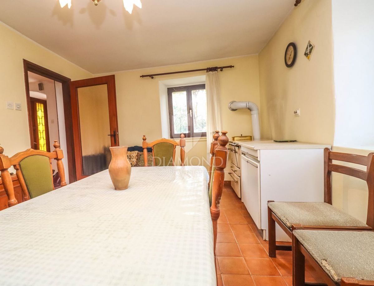 Istrsko posestvo z več objekti v bližini čudovitih plaž