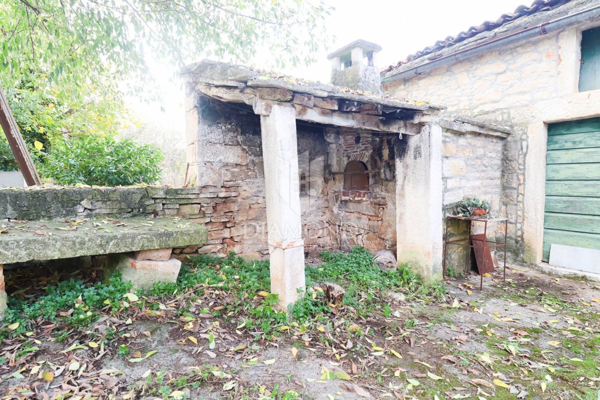 Istrsko posestvo z več objekti v bližini čudovitih plaž