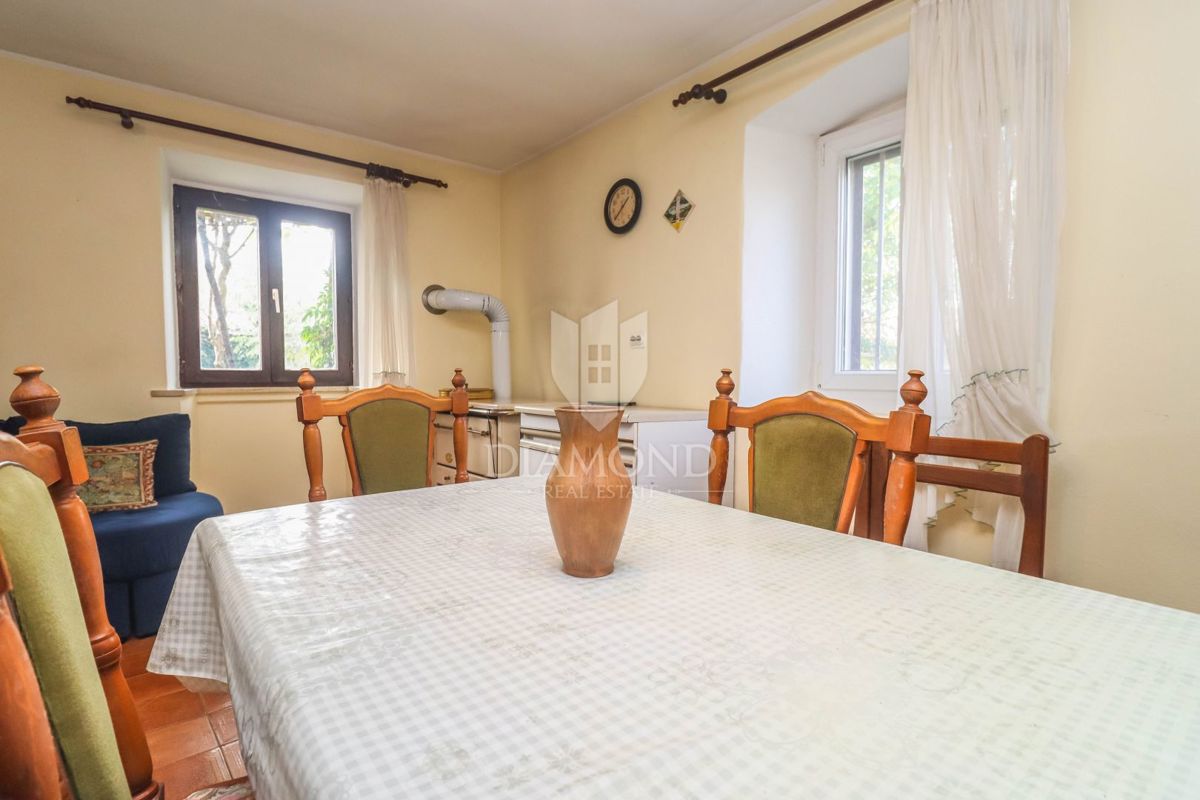 Istrsko posestvo z več objekti v bližini čudovitih plaž