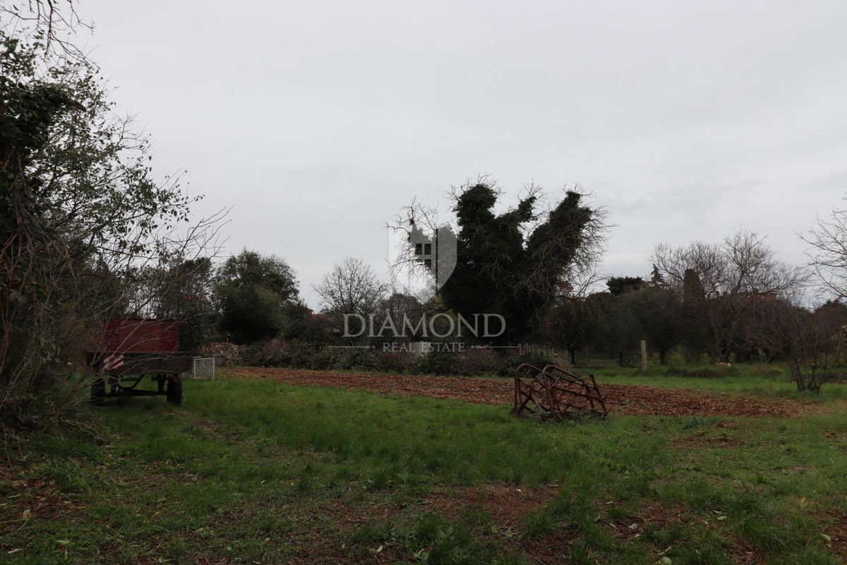 EDINSTVENA PRILOŽNOST, zazidljivo zemljišče v središču Vodnjana!