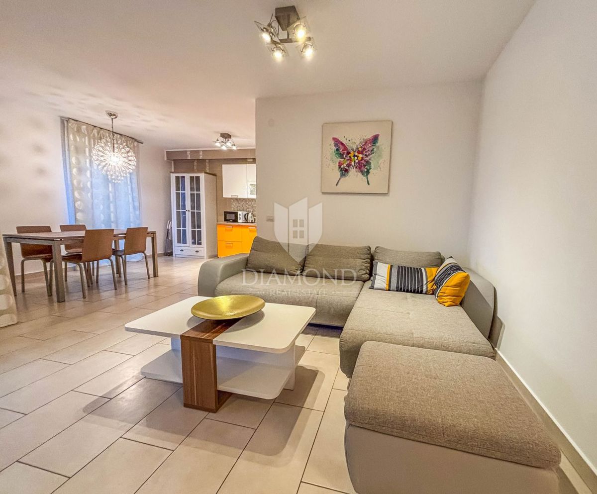 Umag, stanovanje v centru s pogledom na morje!