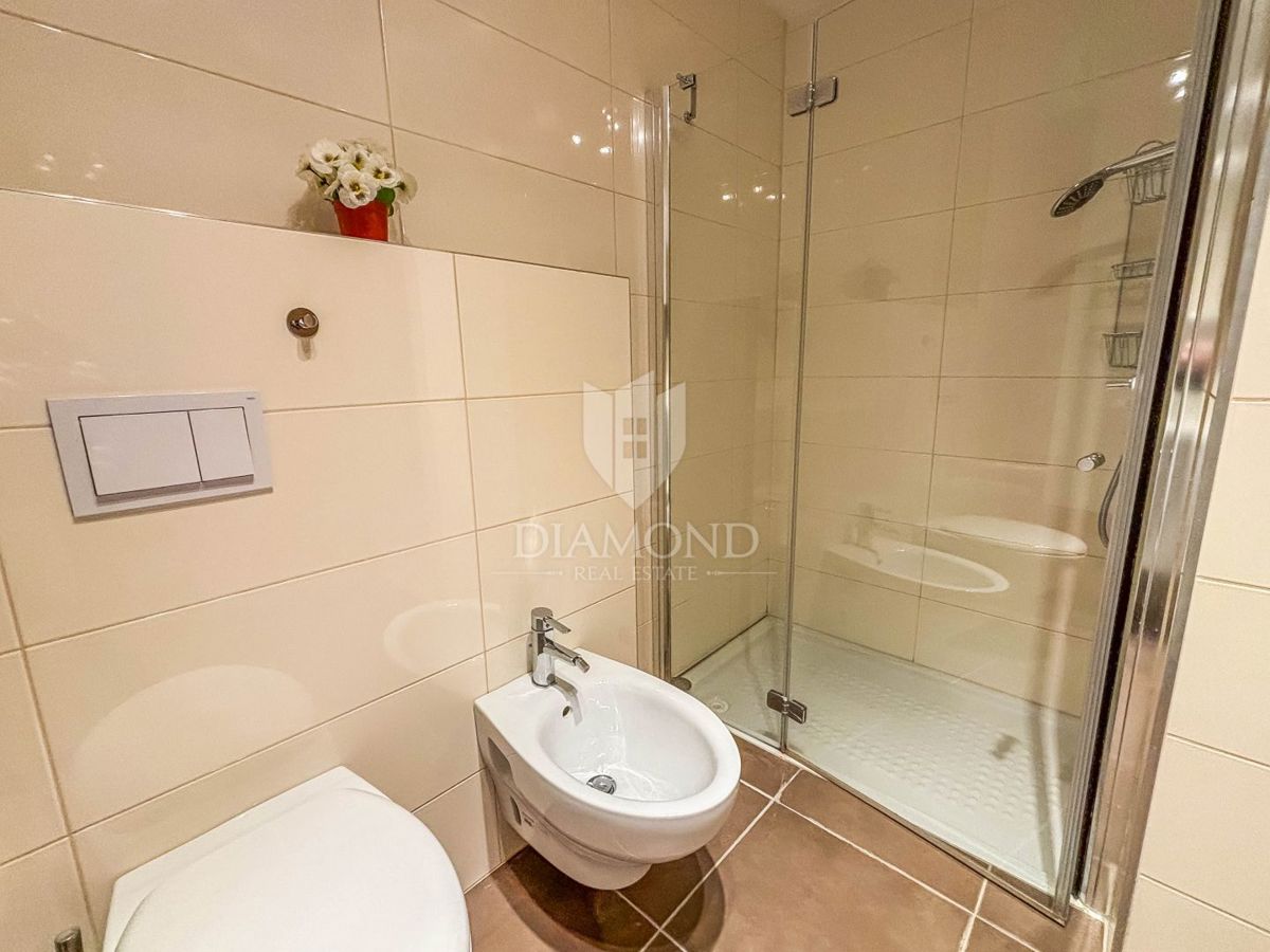 Umag, stanovanje v centru s pogledom na morje!