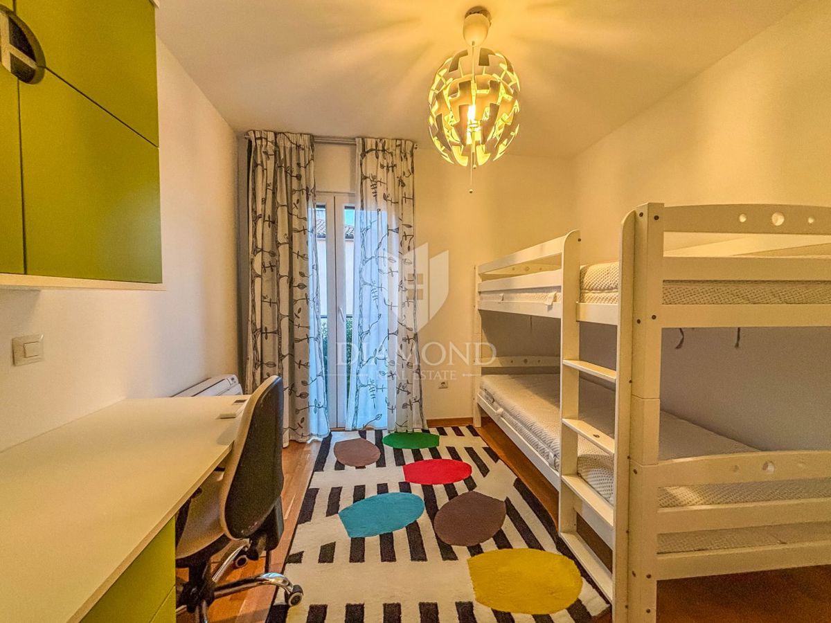 Umag, stanovanje v centru s pogledom na morje!