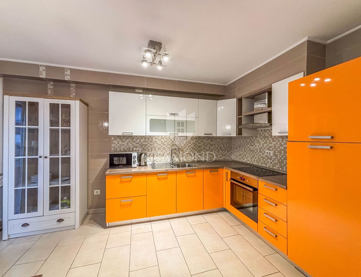 Umag, stanovanje v centru s pogledom na morje!