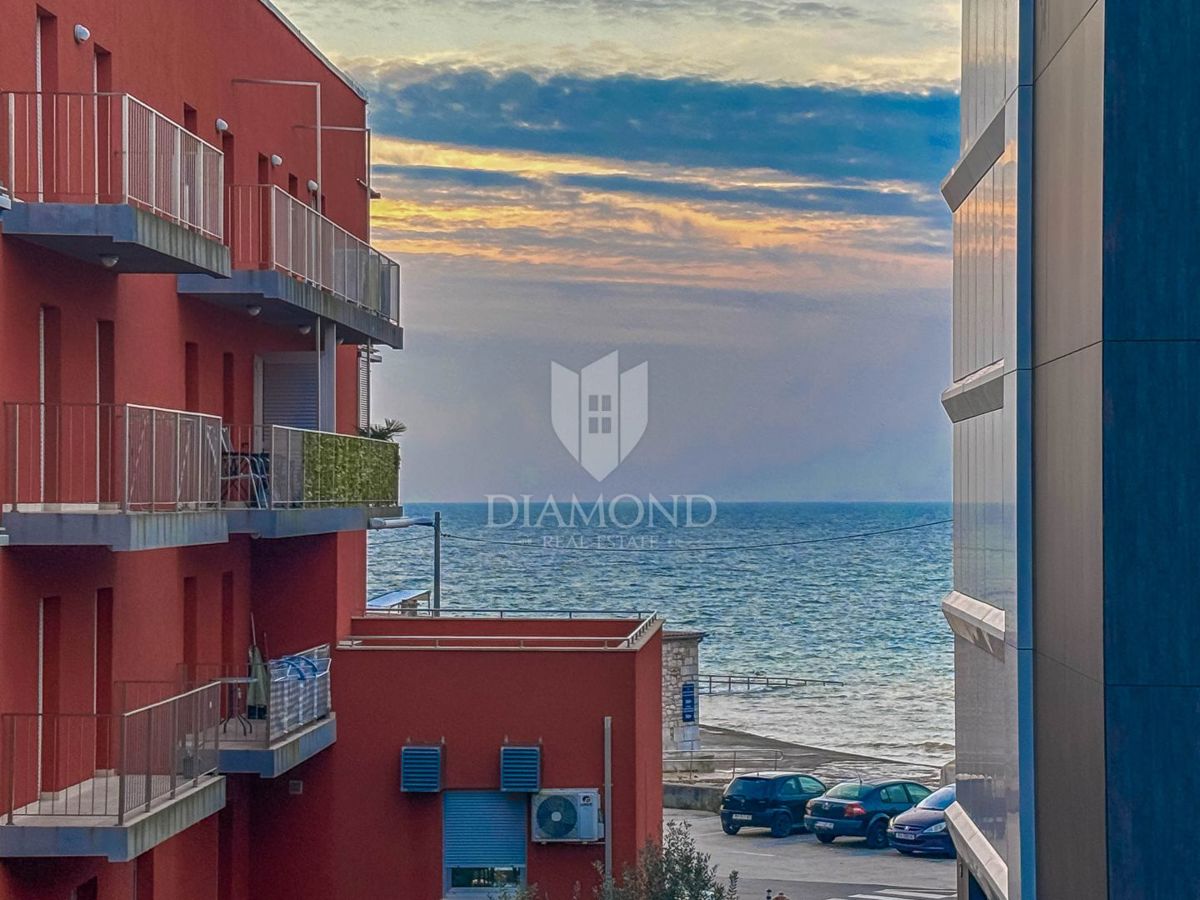 Umag, stanovanje v centru s pogledom na morje!