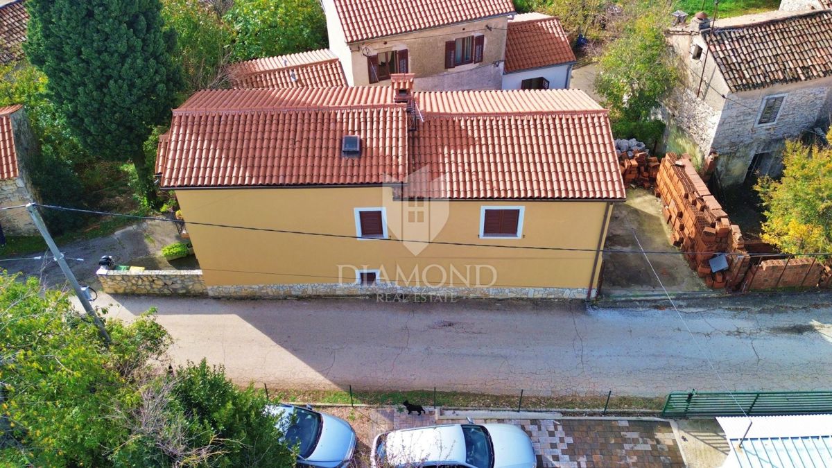 DRUŽINSKA HIŠA, LABIN, OKOLICA