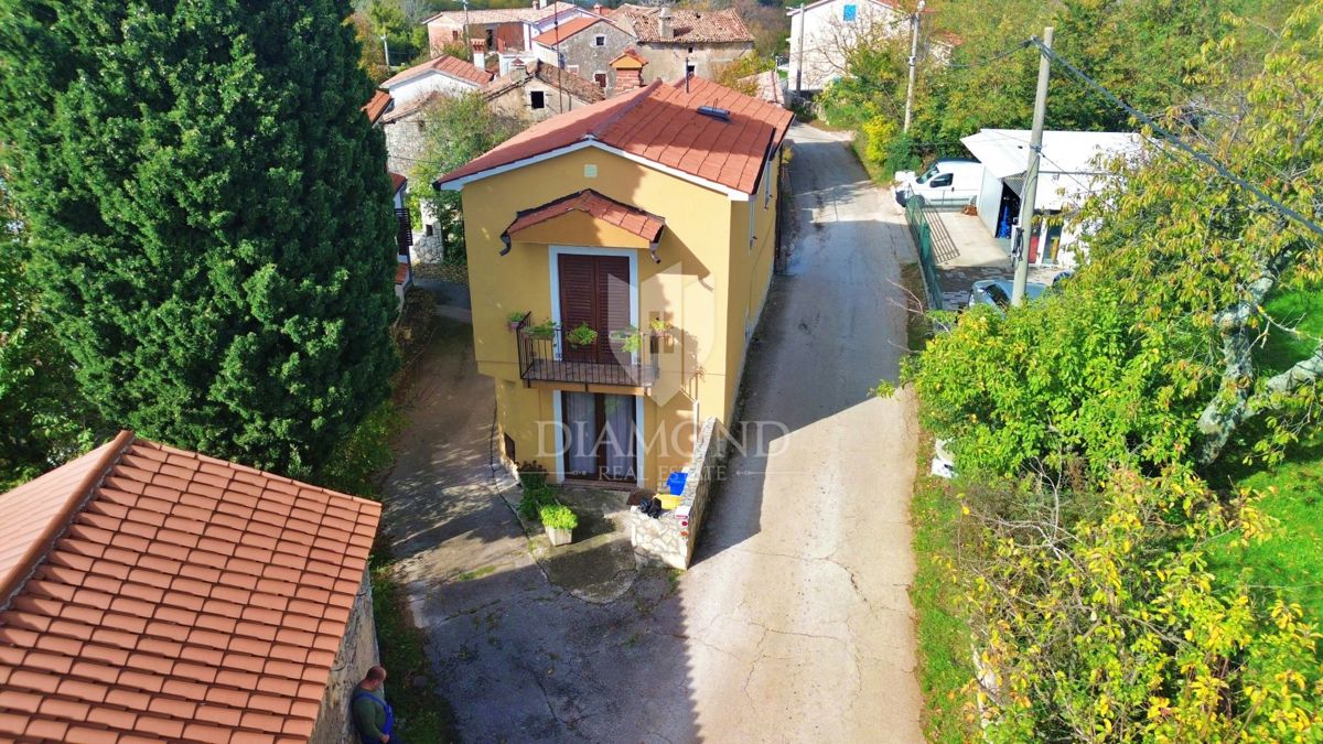 DRUŽINSKA HIŠA, LABIN, OKOLICA