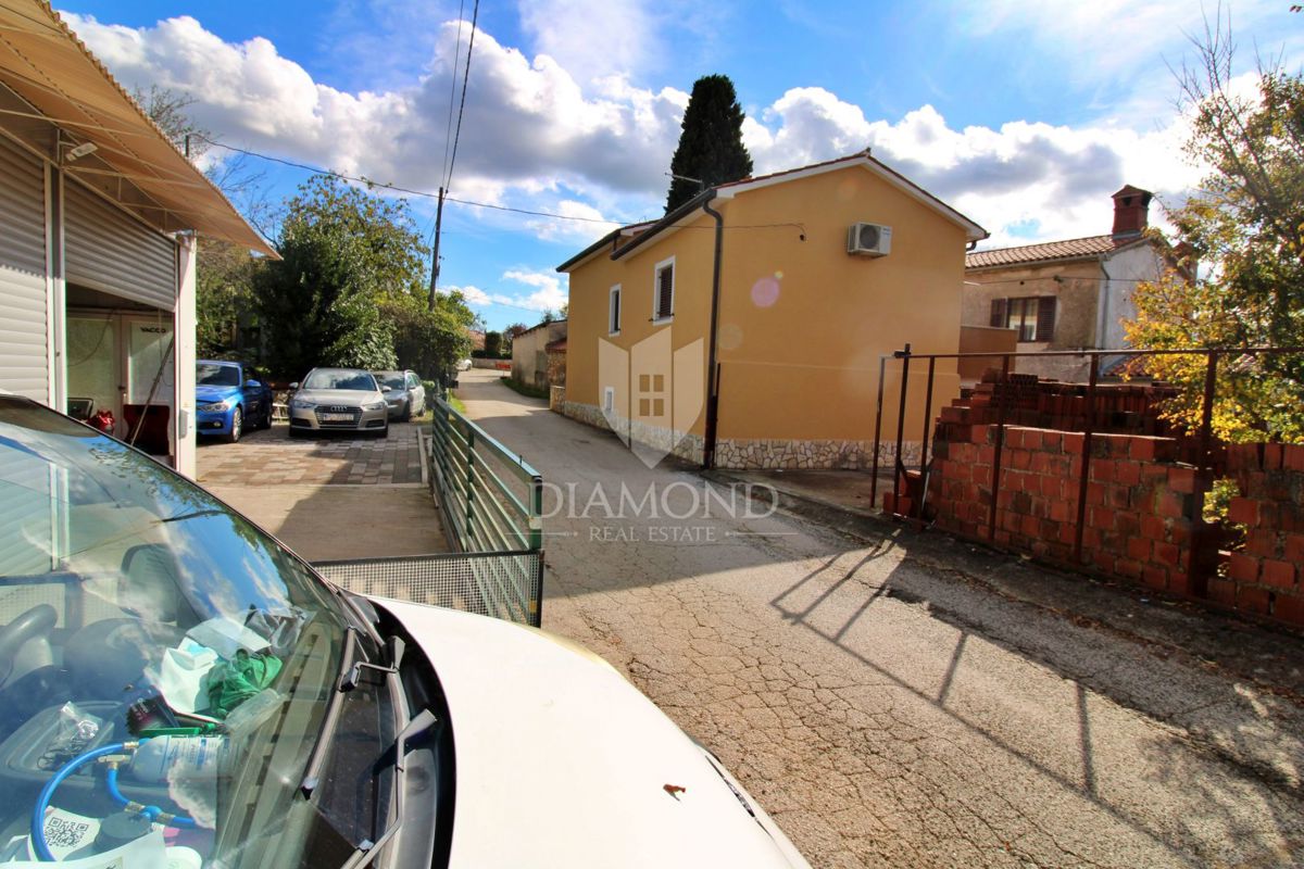 DRUŽINSKA HIŠA, LABIN, OKOLICA