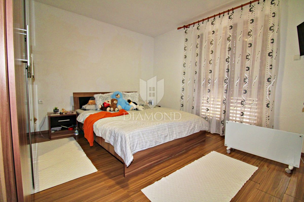 DRUŽINSKA HIŠA, LABIN, OKOLICA